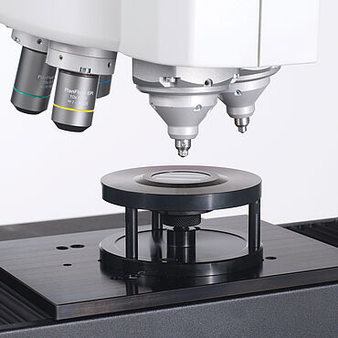 Hardheidsmeter voor lage en micro hardheidsschalen: Sampleklem voor het testen van ingebedde samples